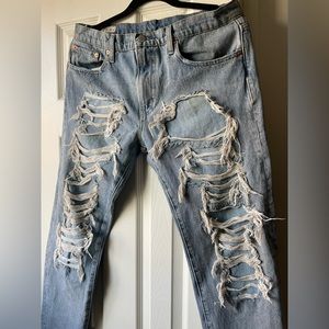 Levis Ripped Jeans